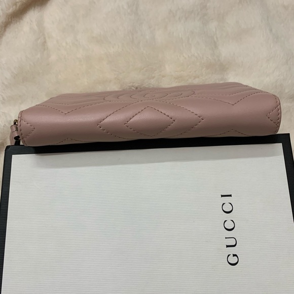Gucci GG Marmont zip around wallet - Picture 8 of 8